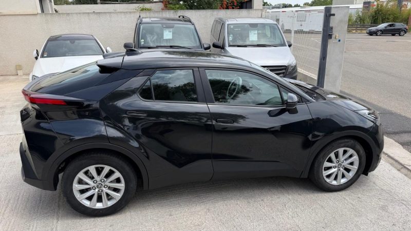 TOYOTA C-HR 1.8 140H DYNAMIC 2025