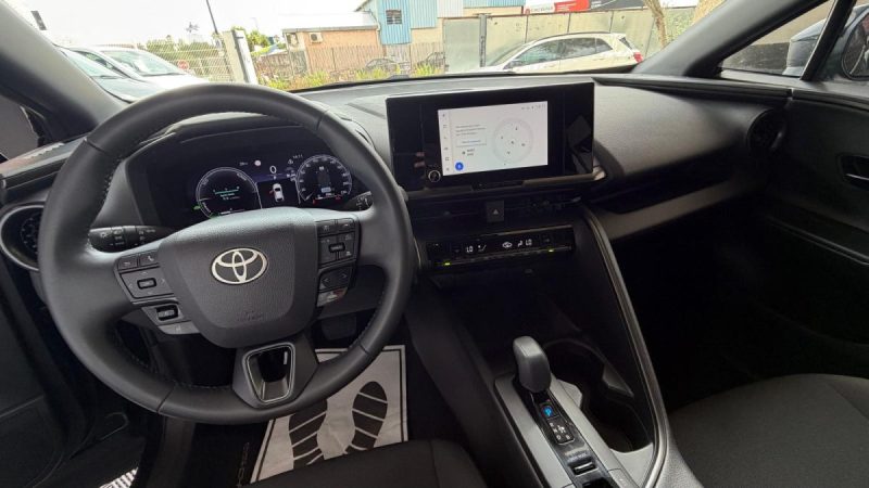 TOYOTA C-HR 1.8 140H DYNAMIC 2025