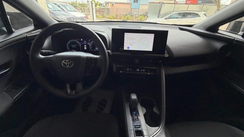 TOYOTA C-HR 1.8 140H DYNAMIC 2025