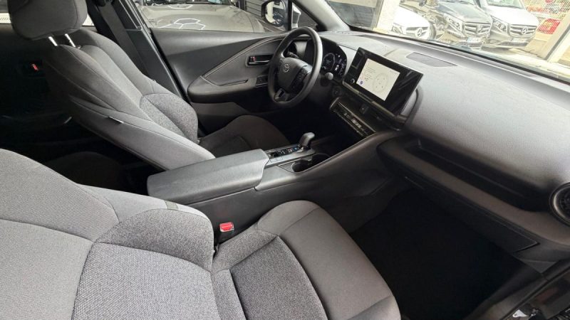 TOYOTA C-HR 1.8 140H DYNAMIC 2025