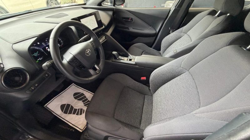 TOYOTA C-HR 1.8 140H DYNAMIC 2025