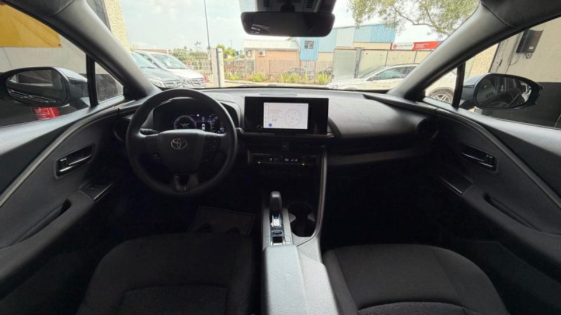 TOYOTA C-HR 1.8 140H DYNAMIC 2025