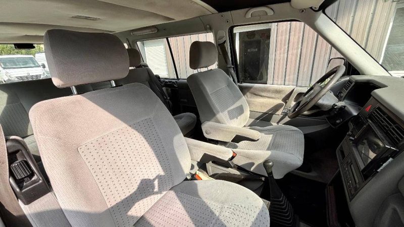VOLKSWAGEN  MULTIVAN   