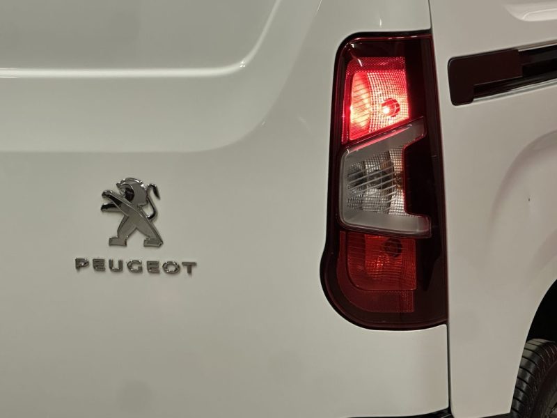 PEUGEOT PARTNER STANDARD 1.5 BLUE HDI 100CV ASPHALT 3 places 1000KG - 1ère Main - TVA récupérable -
