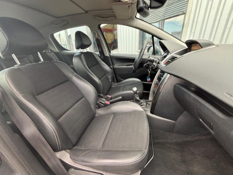 PEUGEOT 207 SPORT 1.6L 120CV TOIT PANORAMIQUE