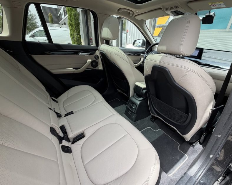 B.M.W. X1 18I SDRIVE 140ch - TOIT OUVRANT - Entretient chez BMW - Harman Kardon - GARANTIE 6 Mois