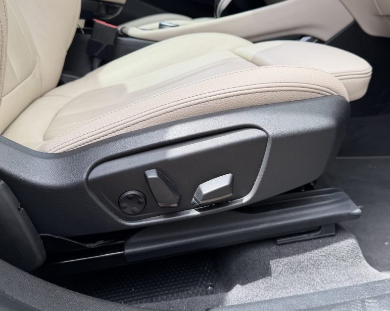 B.M.W. X1 18I SDRIVE 140ch - TOIT OUVRANT - Entretient chez BMW - Harman Kardon - GARANTIE 6 Mois