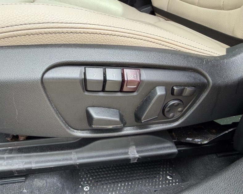 B.M.W. X1 18I SDRIVE 140ch - TOIT OUVRANT - Entretient chez BMW - Harman Kardon - GARANTIE 6 Mois