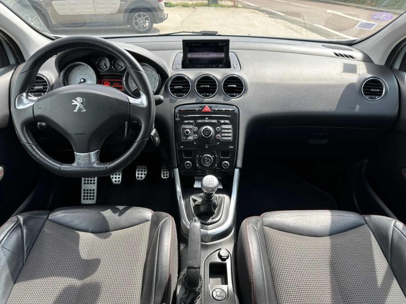 PEUGEOT 308 - 3 1.6 THP 200 GTI 2011