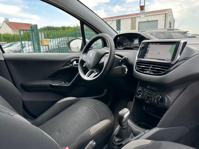 PEUGEOT  208 STYLE 1.2 82CV PHASE 2 Garantie 12 mois