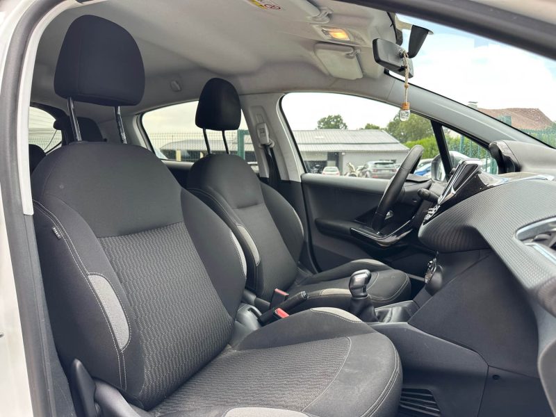 PEUGEOT  208 STYLE 1.2 82CV PHASE 2 Garantie 12 mois