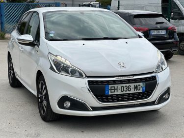 PEUGEOT  208 STYLE 1.2 82CV PHASE 2 Garantie 12 mois