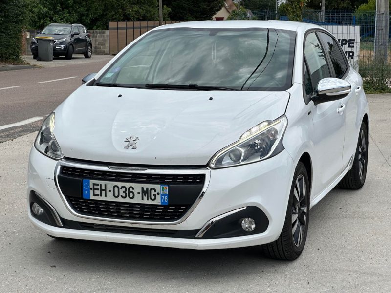 PEUGEOT  208 STYLE 1.2 82CV PHASE 2 Garantie 12 mois