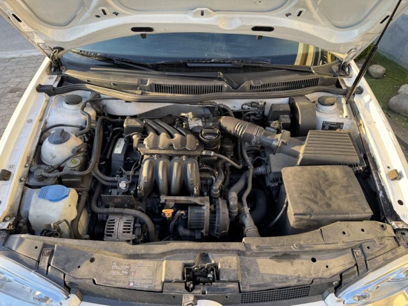 VOLKSWAGEN GOLF IV 1.6 ESSENCE BVA GARANTIE