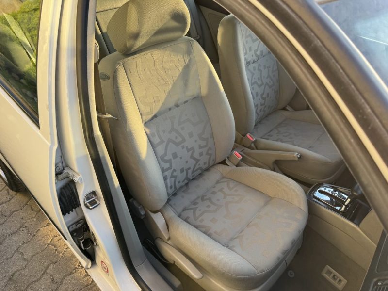 VOLKSWAGEN GOLF IV 1.6 ESSENCE BVA GARANTIE