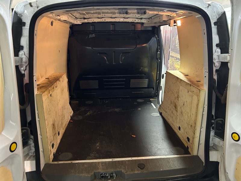 FORD TRANSIT C L1 1.5 ECOBLUE AMBIENTE 02/2023 PRIX HT : 9990 € PRIX TTC : 11990 €