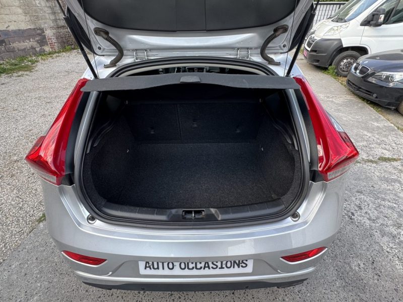 VOLVO V40 1.6 D 115Ch PACK XENIUM POWERSHIFT FULL OPTIONS GPS/CLIM/CUIR 119000Km 