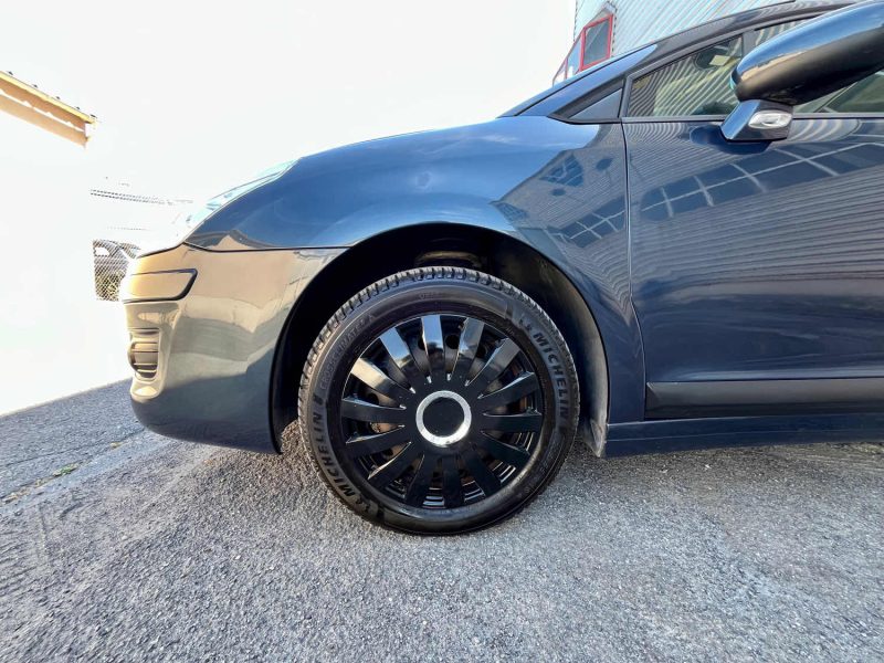Citroën C4 Phase 2 1.6 HDi 92 Ch Confort Entretenue Et Révisée Garantie 6 Mois 