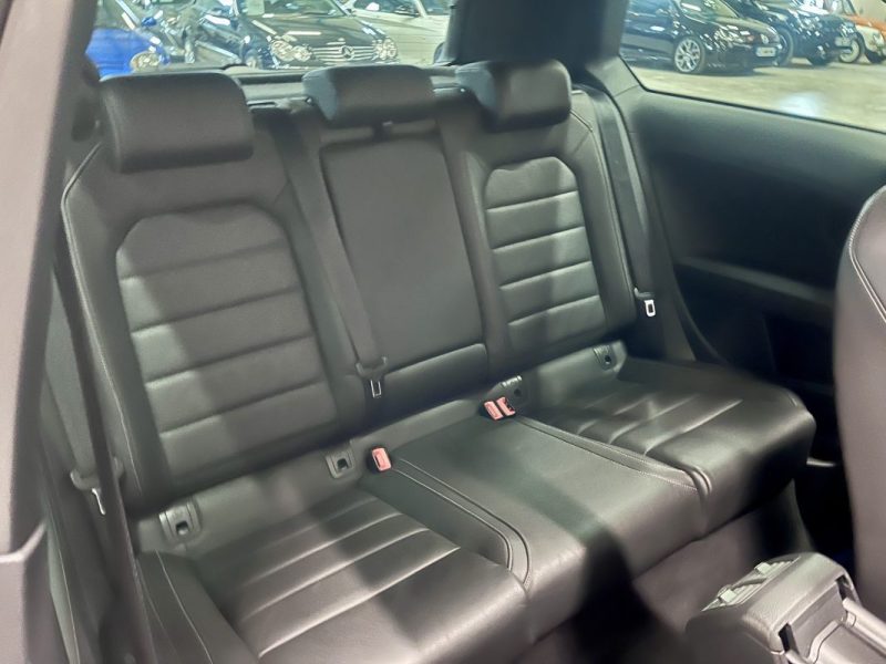 VOLKSWAGEN Golf VII R 2.0 TFSI 300ch DSG6 4-Motion 3 portes