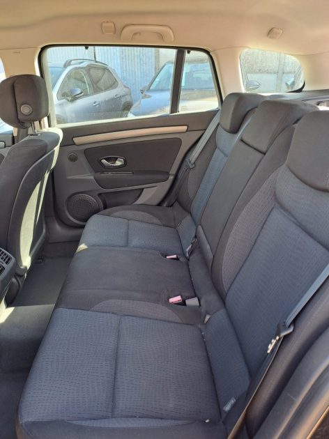 RENAULT LAGUNAIII 1.5 DCI 110 AUTHENTIQUE 2009