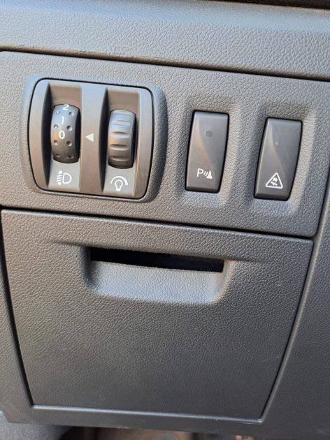 RENAULT LAGUNAIII 1.5 DCI 110 AUTHENTIQUE 2009