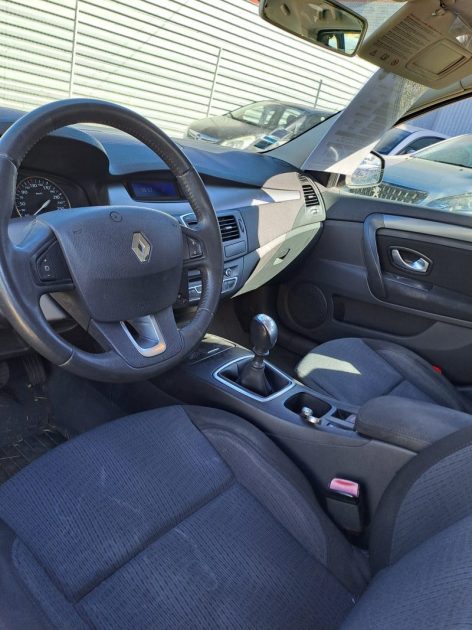 RENAULT LAGUNAIII 1.5 DCI 110 AUTHENTIQUE 2009