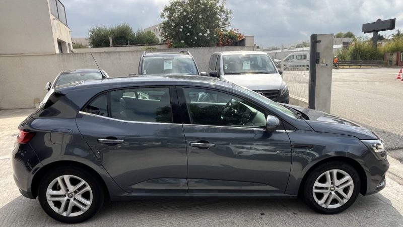 RENAULT MEGANE IV 1.3 TCE 140 CV  BOITE AUTOMATIQUE 2020