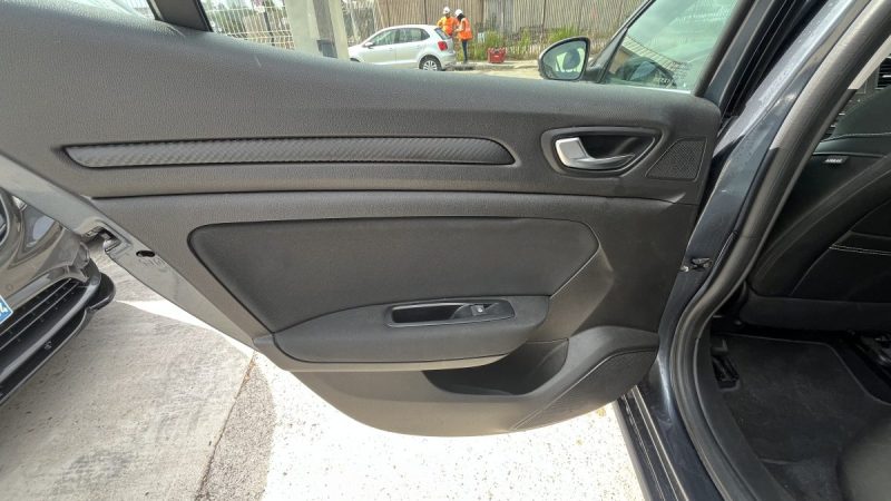 RENAULT MEGANE IV 1.3 TCE 140 CV  BOITE AUTOMATIQUE 2020