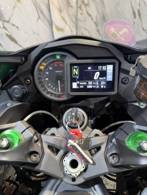 KAWASAKI NINJA H2 SX 2018 SE - 63 869Kms - Ligne AKRAPOVIC - Premier Main - SUIVIT COMPLET