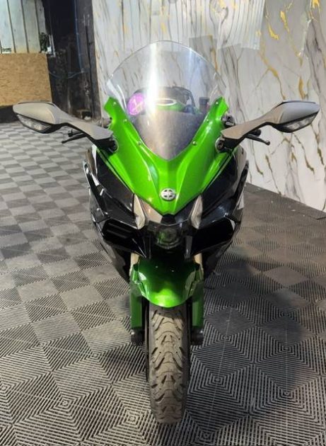 KAWASAKI NINJA H2 SX 2018 SE - 63 869Kms - Ligne AKRAPOVIC - Premier Main - SUIVIT COMPLET