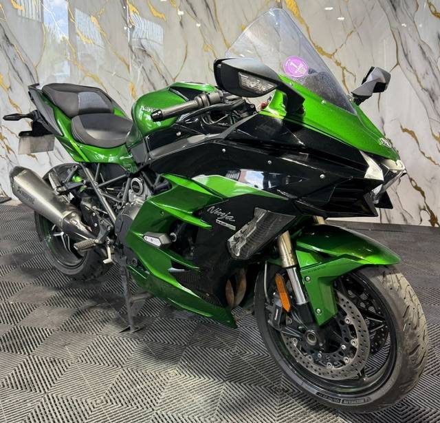 KAWASAKI NINJA H2 SX 2018 SE - 63 869Kms - Ligne AKRAPOVIC - Premier Main - SUIVIT COMPLET