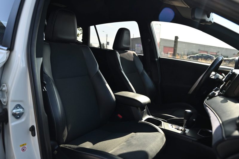 TOYOTA RAV4 HYBRIDE 197H 2WD DESIGN 01/2016