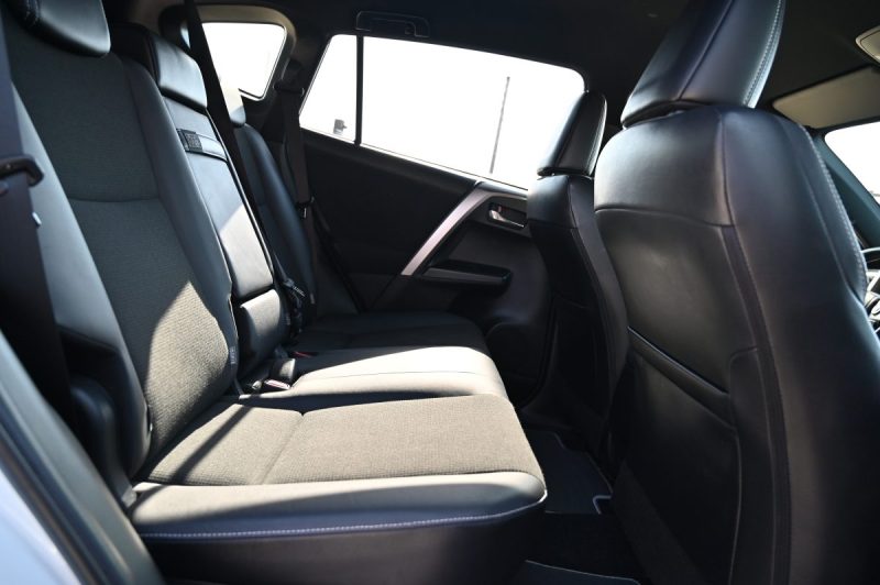 TOYOTA RAV4 HYBRIDE 197H 2WD DESIGN 01/2016