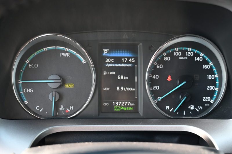 TOYOTA RAV4 HYBRIDE 197H 2WD DESIGN 01/2016