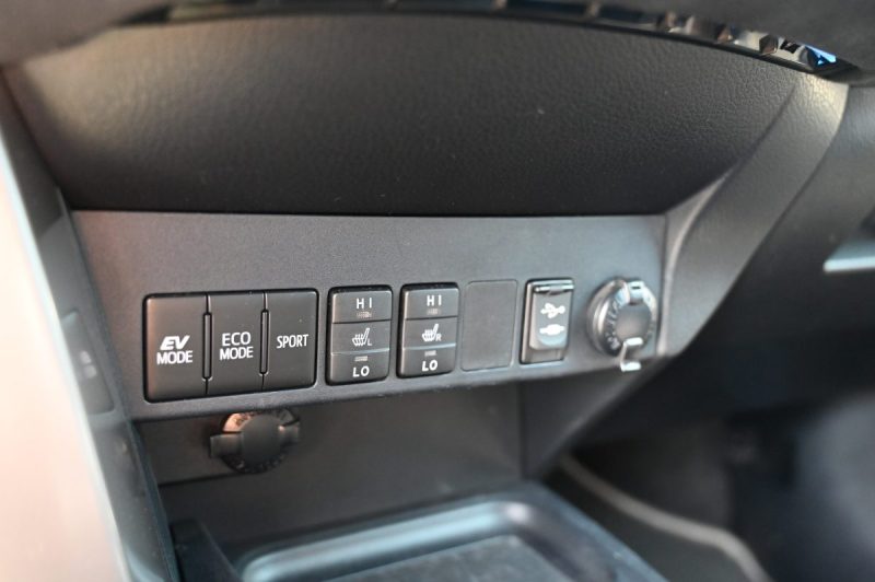 TOYOTA RAV4 HYBRIDE 197H 2WD DESIGN 01/2016