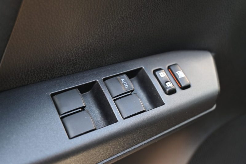 TOYOTA RAV4 HYBRIDE 197H 2WD DESIGN 01/2016