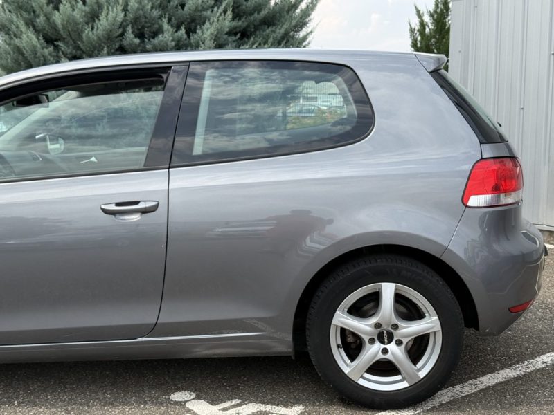 Volkswagen Golf 1.6 TDI 105ch BlueMotion Confortline Garantie 6 Mois