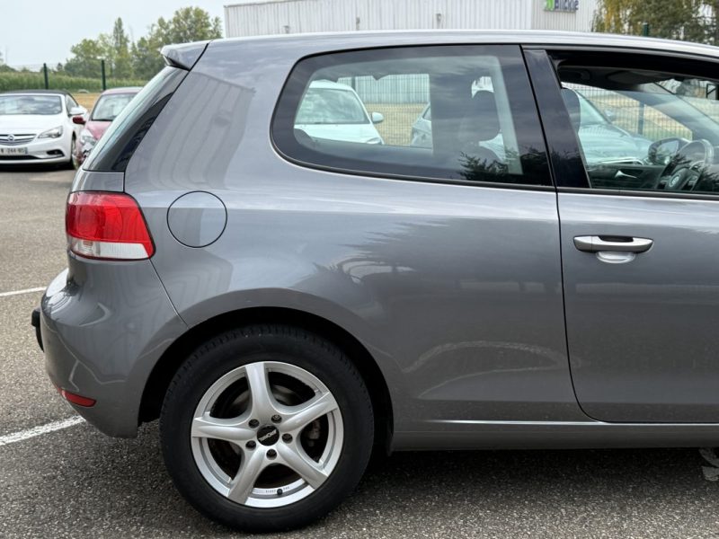Volkswagen Golf 1.6 TDI 105ch BlueMotion Confortline Garantie 6 Mois