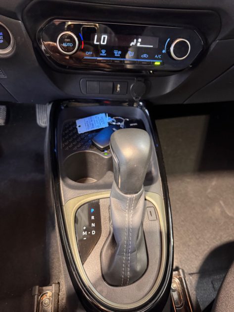 TOYOTA AYGO X 1.0 S-CVT-I 72 DYNAMIC CABRIOLET  BOITE AUTO CARPLAY CAMERA LOA POSSIBLE
