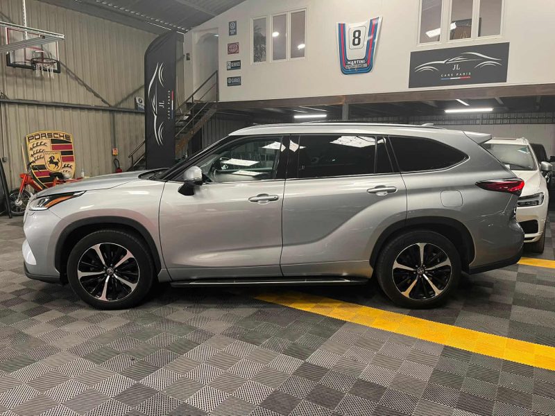 MAGNIFIQUE TOYOTA HIGHLANDER 4X4 7 PLACES 2.5 HYBRID 248CH (TOIT OUVRANT, CARPLAY, CAMÉRA 360)