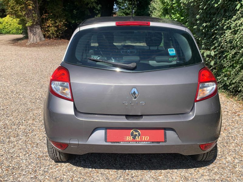 RENAULT CLIO III AUTHENTIQUE 1.5DCI 75 2010