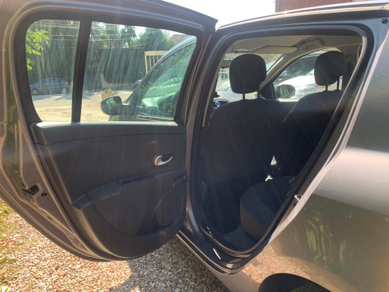 RENAULT CLIO III AUTHENTIQUE 1.5DCI 75 2010