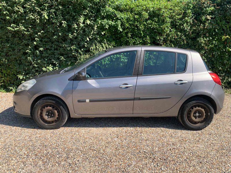 RENAULT CLIO III AUTHENTIQUE 1.5DCI 75 2010