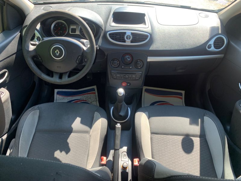 RENAULT CLIO III AUTHENTIQUE 1.5DCI 75 2010