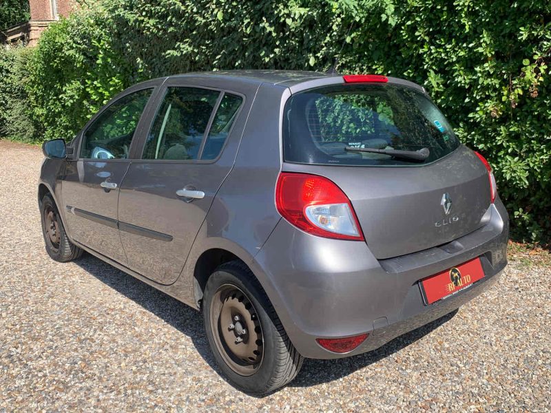 RENAULT CLIO III AUTHENTIQUE 1.5DCI 75 2010