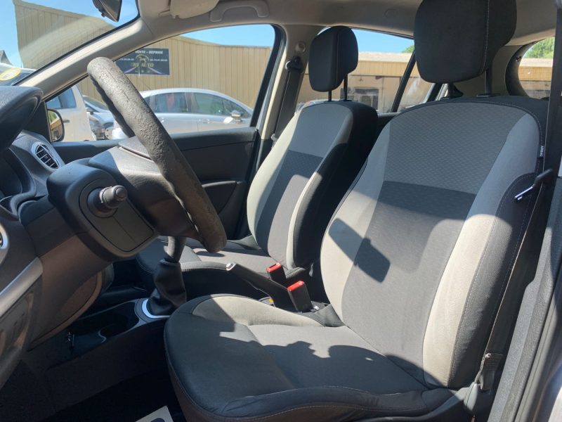 RENAULT CLIO III AUTHENTIQUE 1.5DCI 75 2010
