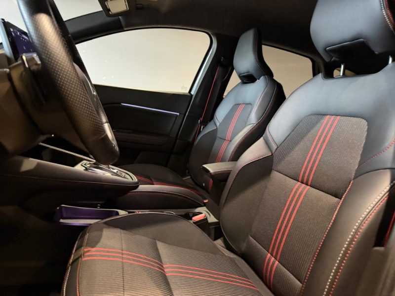 RENAULT CAPTUR RS LINE MILD HYBRID 160 EDC / BOSE 