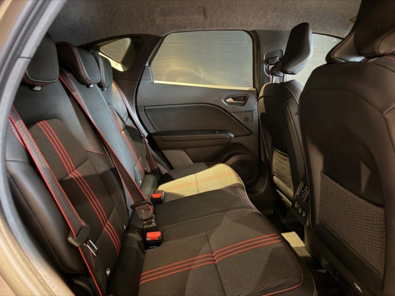 RENAULT CAPTUR RS LINE MILD HYBRID 160 EDC / BOSE 