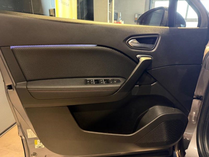 RENAULT CAPTUR RS LINE MILD HYBRID 160 EDC / BOSE 