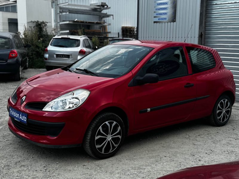 RENAULT CLIO 1.2 ESSENCE 75CH 2006